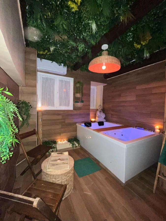 Ferienwohnung Le Balneo Jacuzzi Vieil Antibes Safranier Exterior foto